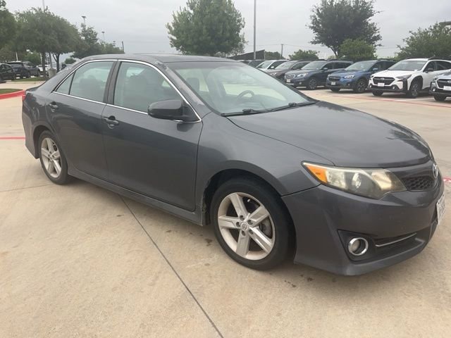 Used 2012 Toyota Camry SE FWD image 1