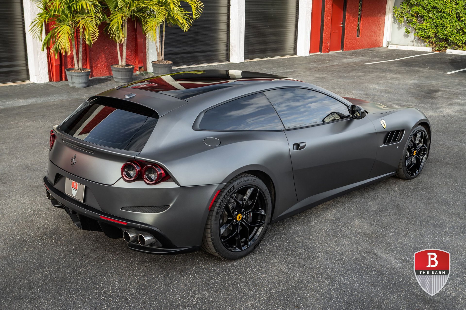 Used 2018 Ferrari GTC4Lusso T image 11