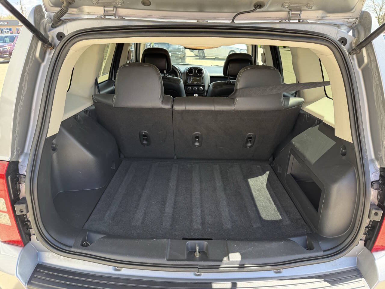Used 2015 Jeep Patriot High Altitude AWD/4WD image 13