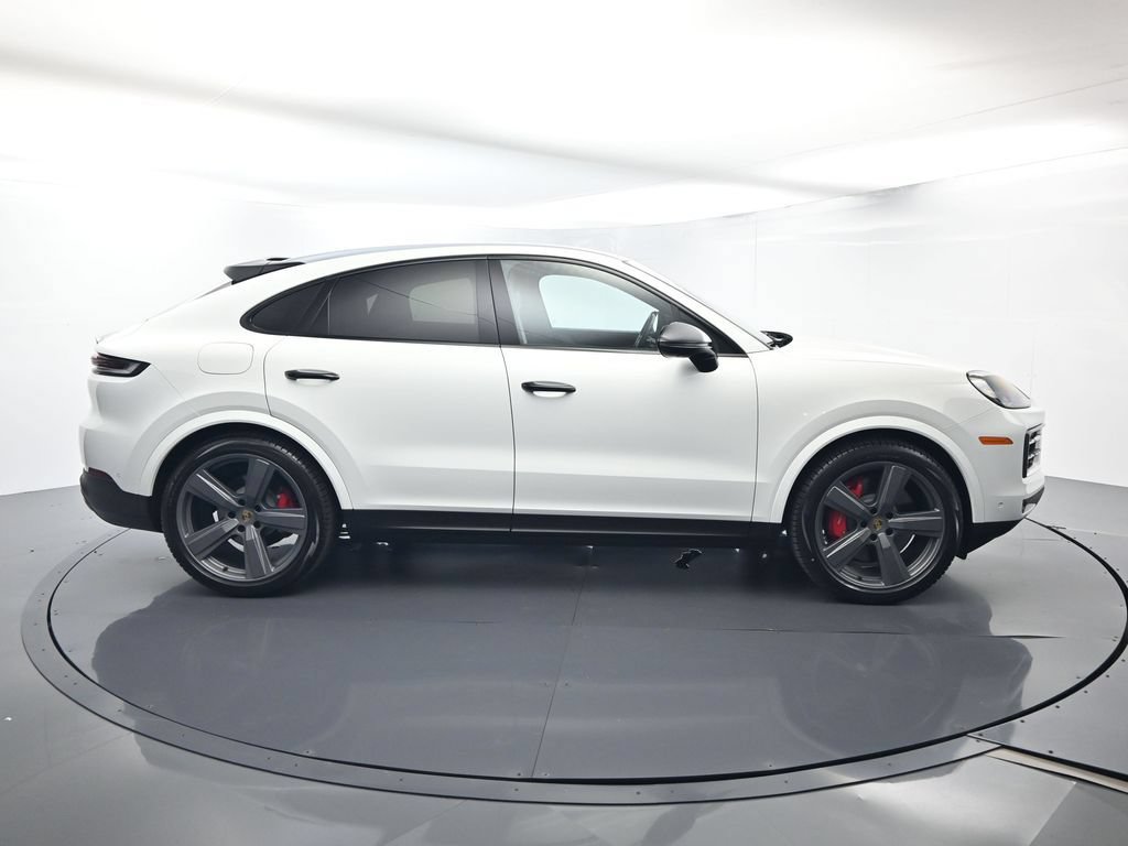 Certified 2024 Porsche Cayenne S AWD/4WD image 16