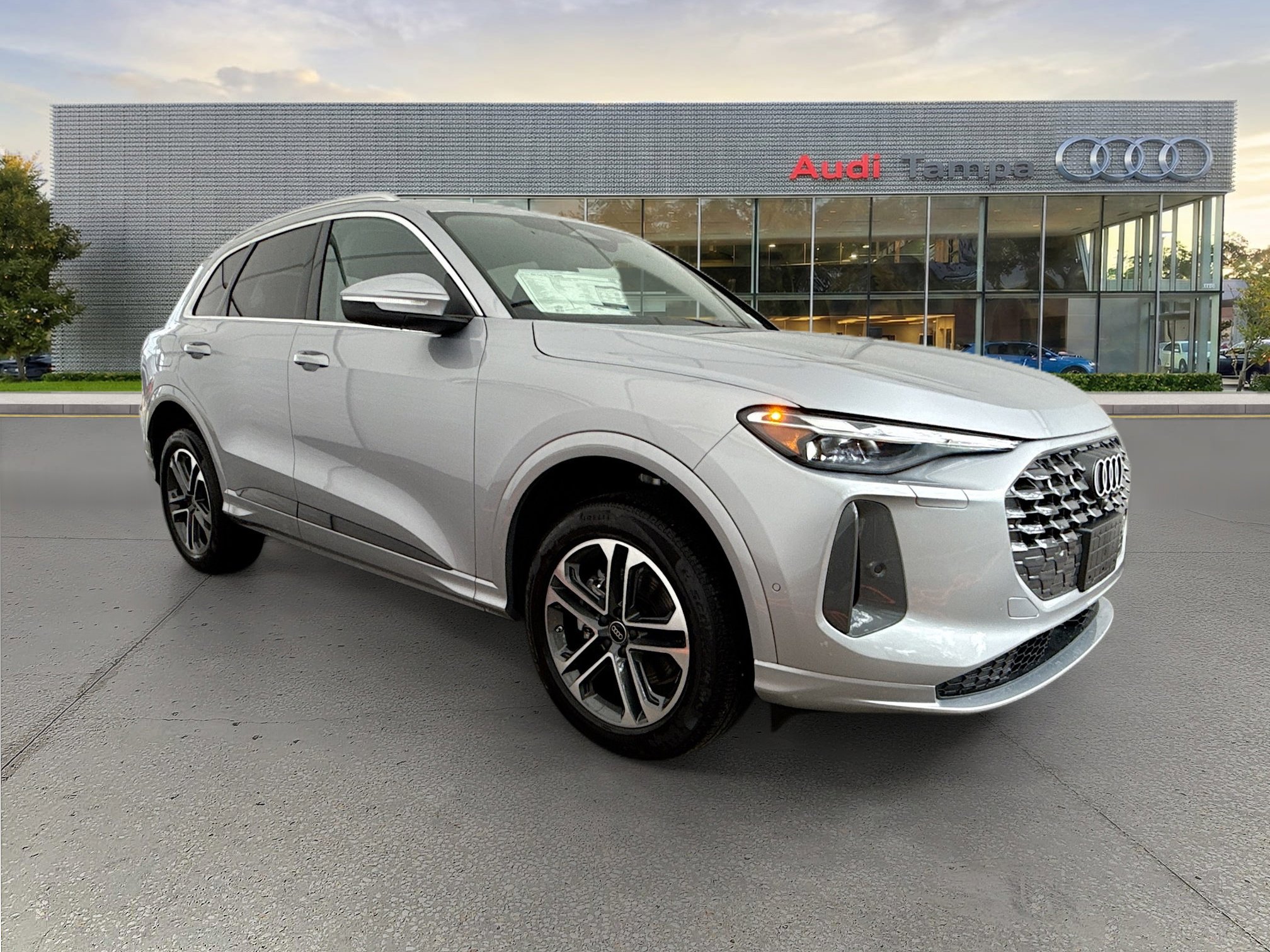 New 2025 Audi Q5 Premium image 1