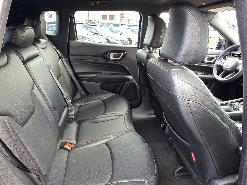 Used 2024 Jeep Compass Trailhawk image 15