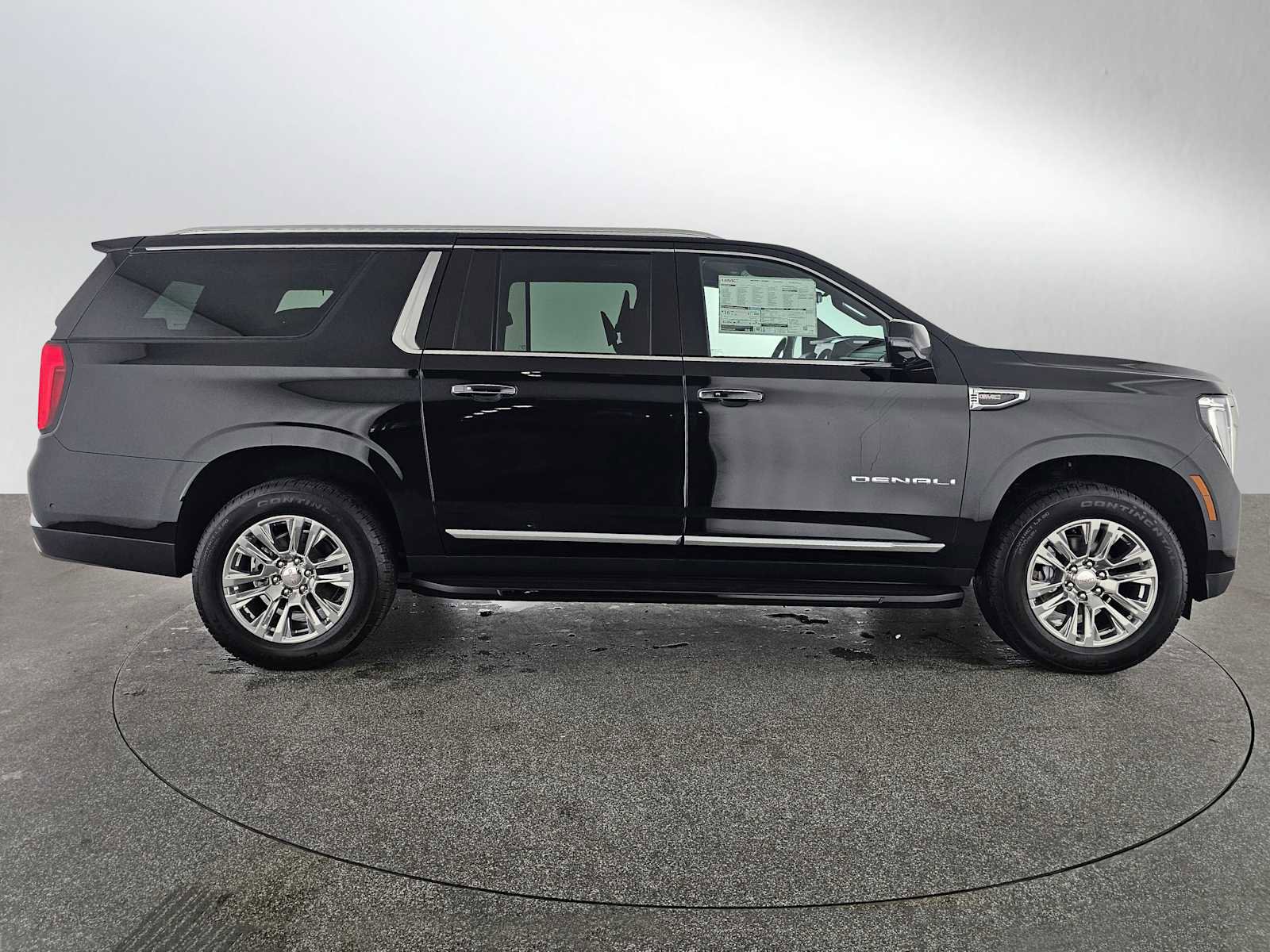 New 2026 GMC Yukon XL Denali w/ Advanced Technology Package image 2