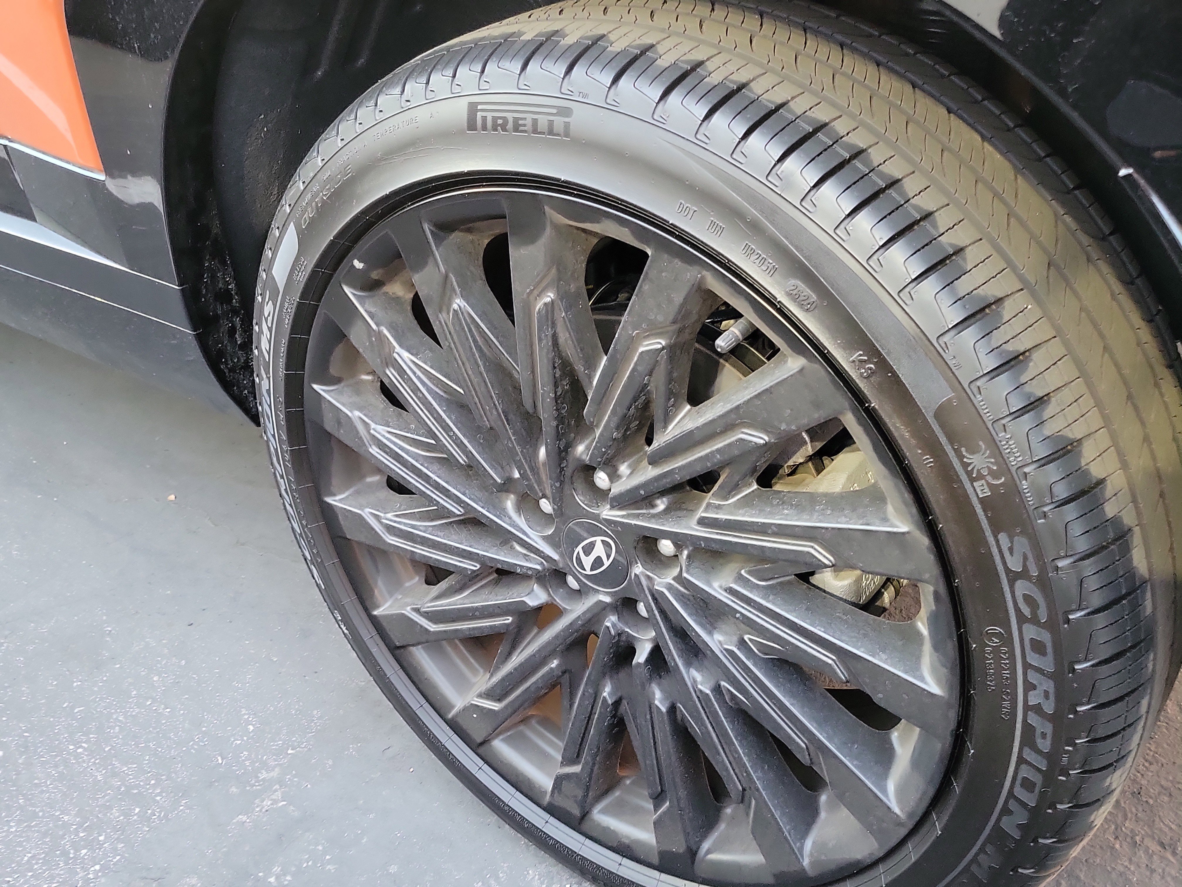 Used 2025 Hyundai Santa Fe Calligraphy image 5