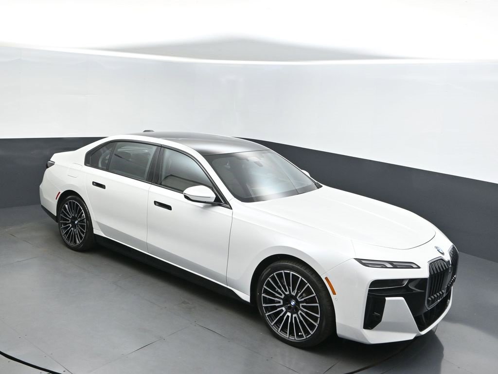 New 2026 BMW 750e xDrive image 17