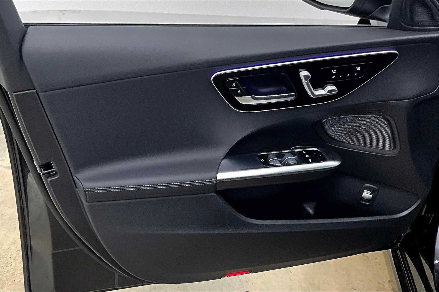 New 2025 Mercedes-Benz C 300 Sedan image 10