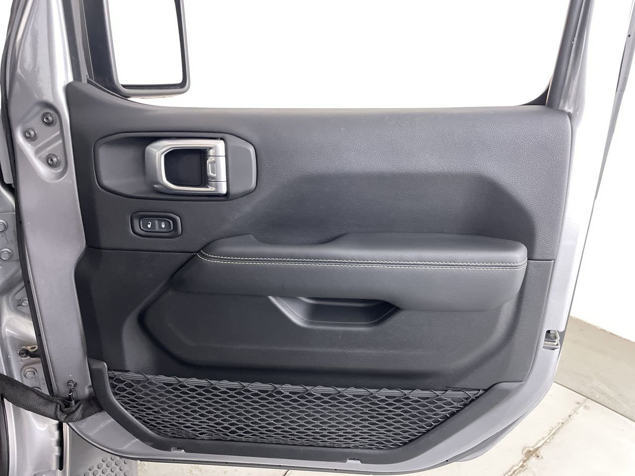 Used 2020 Jeep Wrangler Unlimited Sahara w/ Cold Weather Group AWD/4WD image 22
