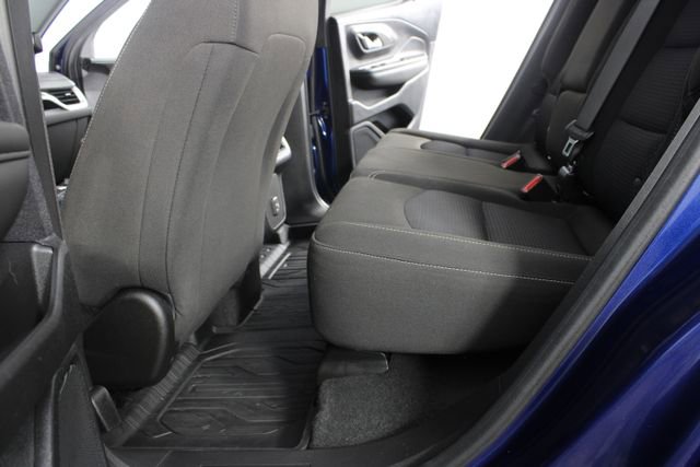 Used 2023 GMC Terrain SLE w/ Driver Convenience Package image 17