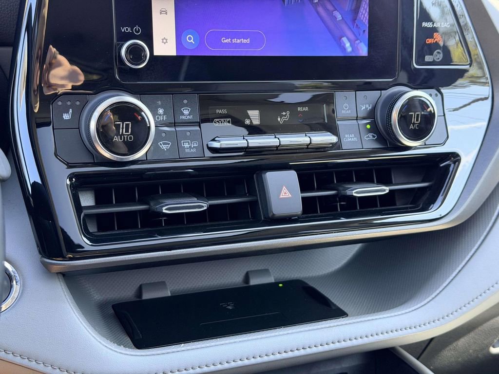 Used 2023 Toyota Highlander XLE image 5