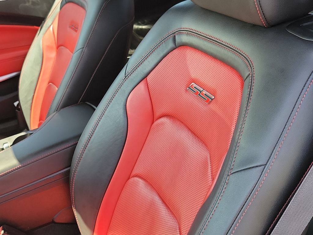 Used 2016 Chevrolet Camaro SS RWD image 18