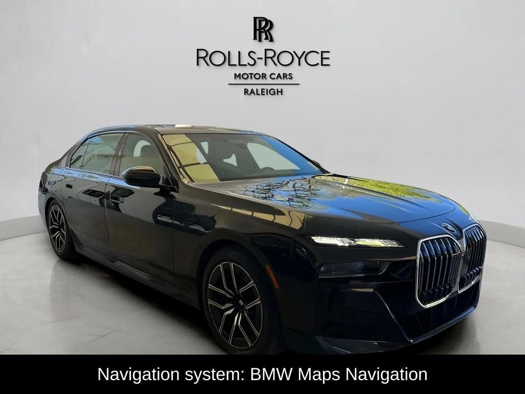 Used 2023 BMW 760i xDrive image 3