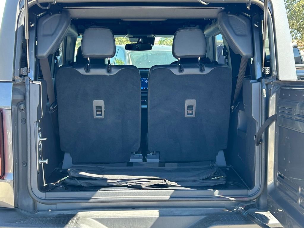 Used 2022 Ford Bronco Black Diamond w/ Sasquatch Package image 14