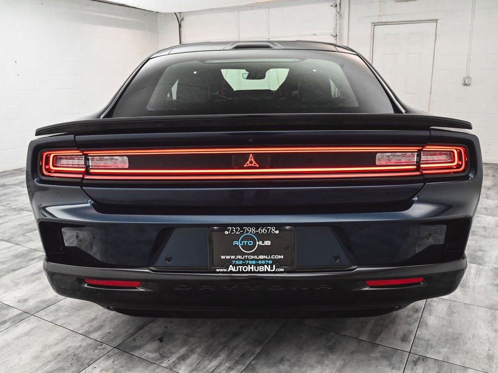 Used 2025 Dodge Charger R/T Scat Pack w/ Track Pack image 5