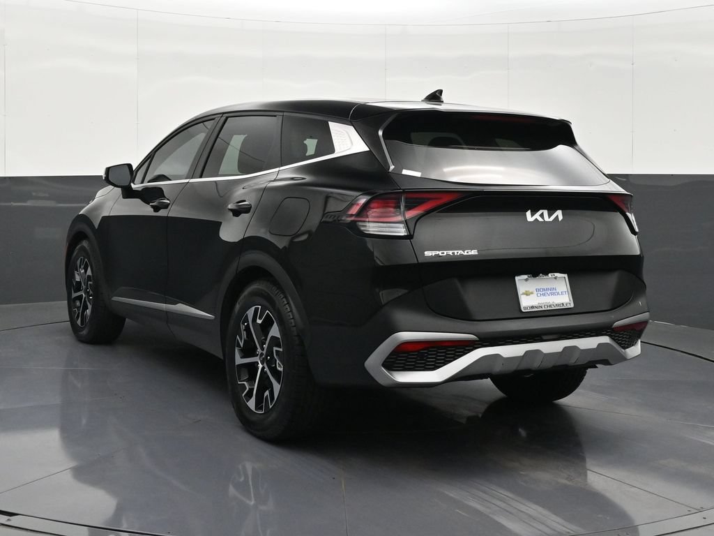 Used 2024 Kia Sportage EX FWD image 3