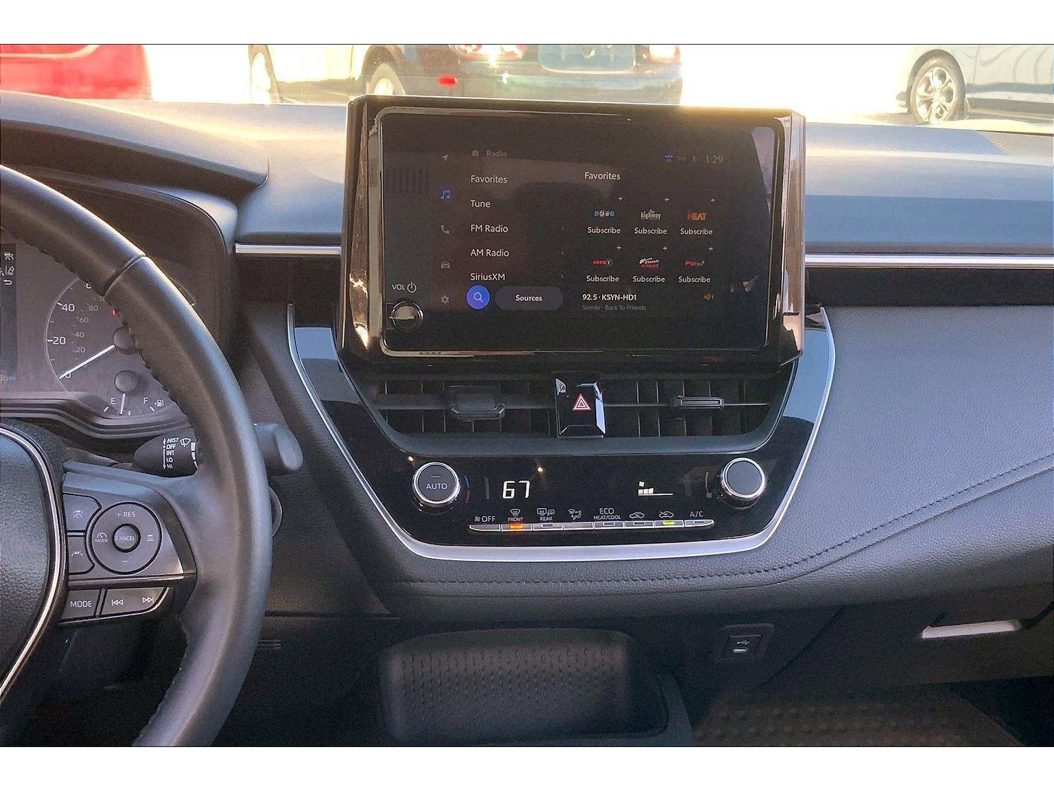 Used 2024 Toyota Corolla SE image 6