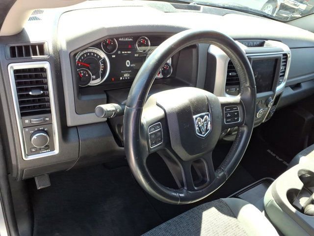 Used 2019 RAM 1500 Classic SLT w/ Luxury Group AWD/4WD image 8