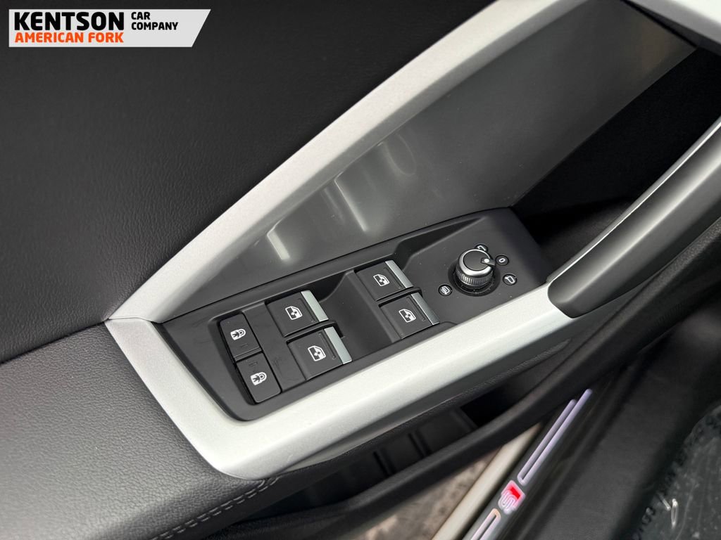 Used 2025 Audi Q3 2.0T Premium image 25