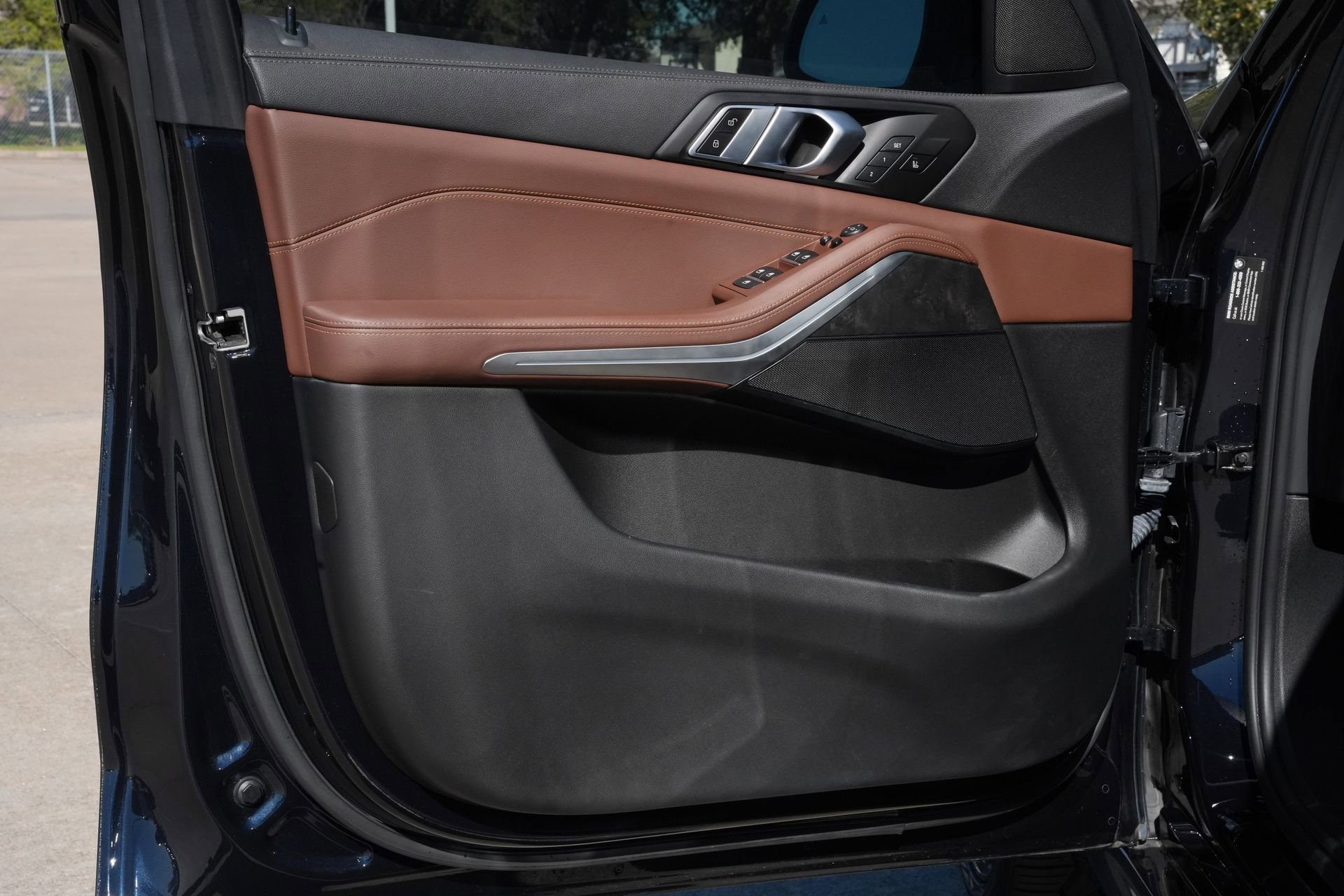 Used 2022 BMW X5 sDrive40i w/ M Sport Package RWD image 19