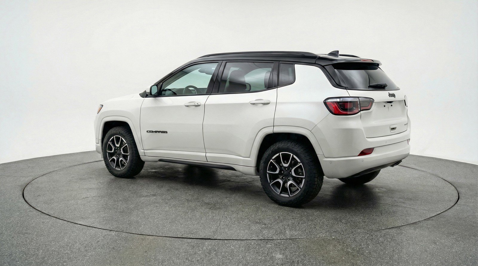 Used 2025 Jeep Compass Trailhawk AWD/4WD image 6