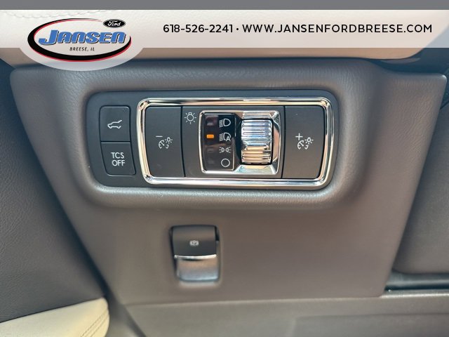 Used 2022 Lincoln Nautilus Reserve w/ Equipment Group 201A image 14