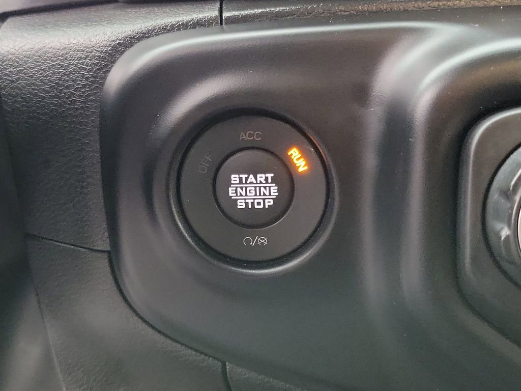 Used 2023 Jeep Gladiator Sport image 12