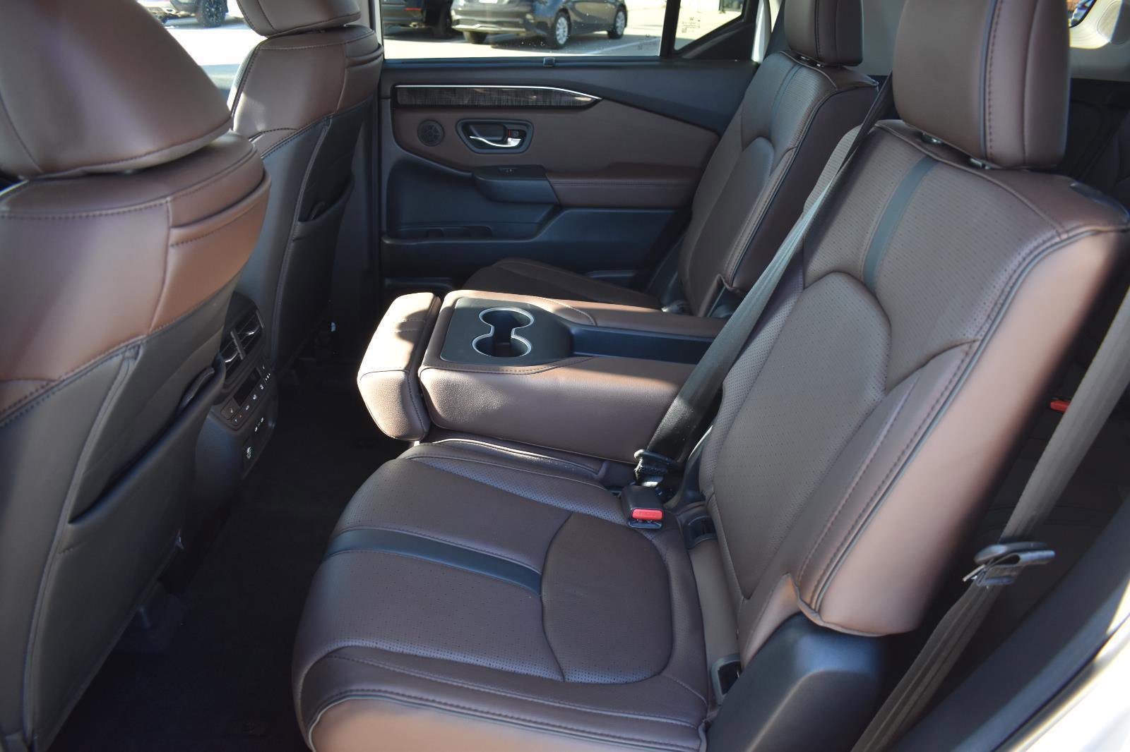 Used 2025 Honda Pilot Elite image 23
