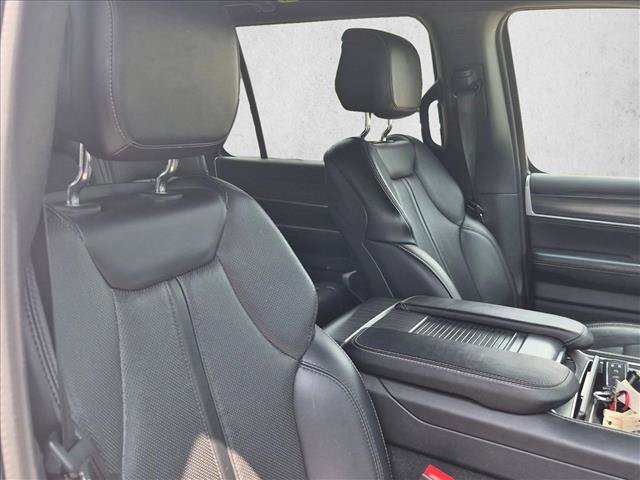 Used 2024 Jeep Wagoneer Series II w/ Flexible Seating Group AWD/4WD image 14