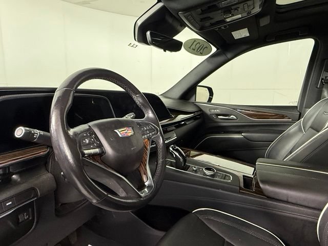 Used 2021 Cadillac Escalade Premium Luxury w/ LPO, Illumination Package AWD/4WD image 13