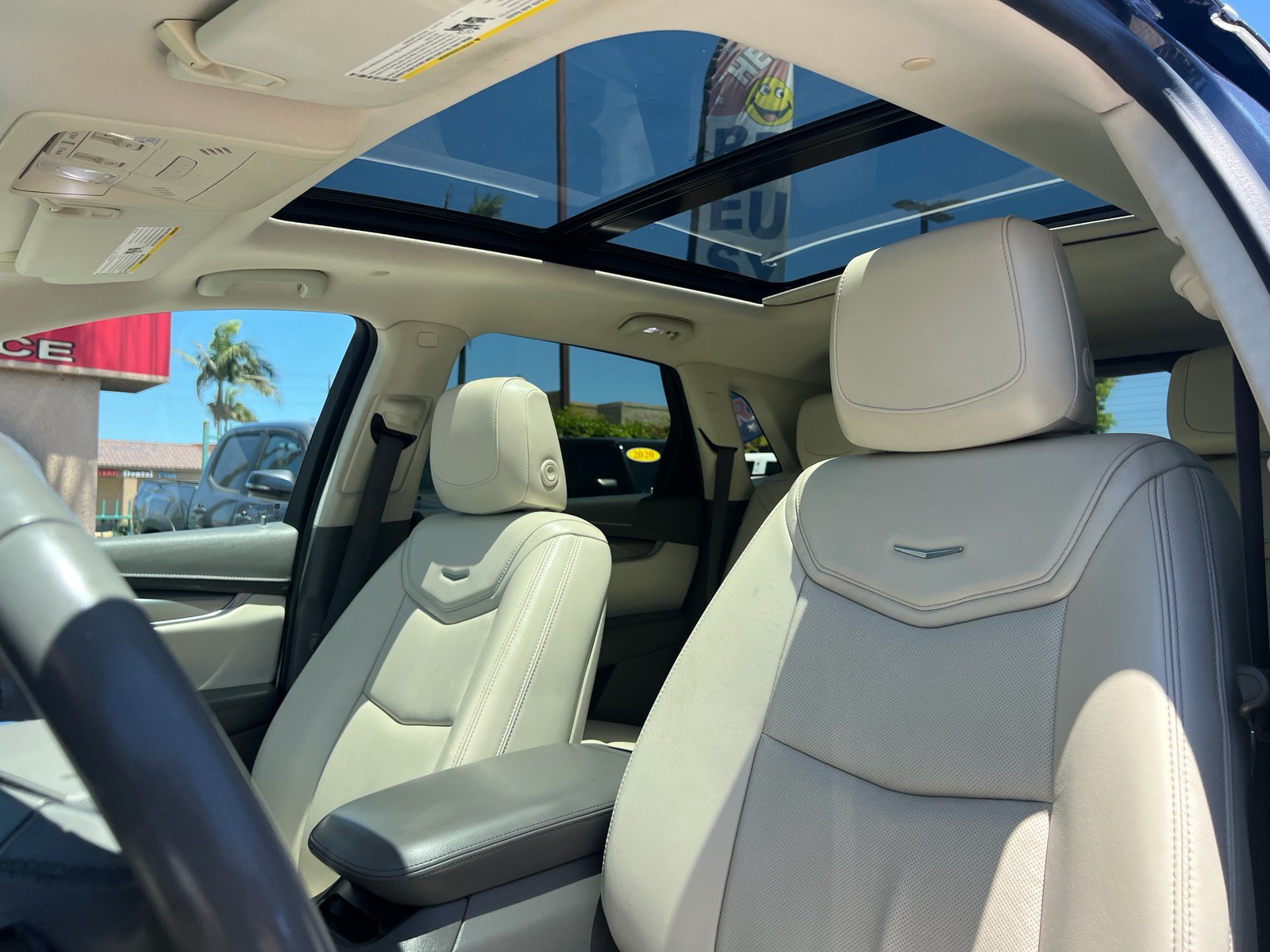 Used 2018 Cadillac XT5 Luxury w/ Driver Awareness Package AWD/4WD image 19