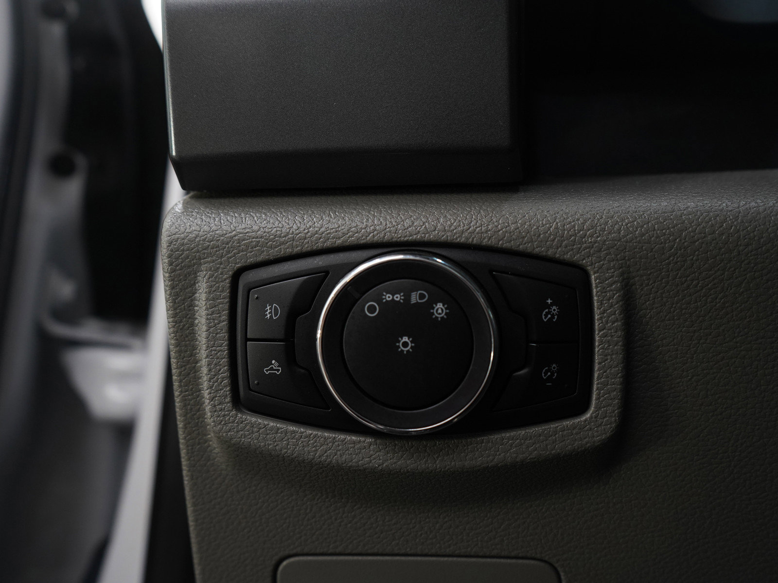 Used 2020 Ford F150 XLT image 24