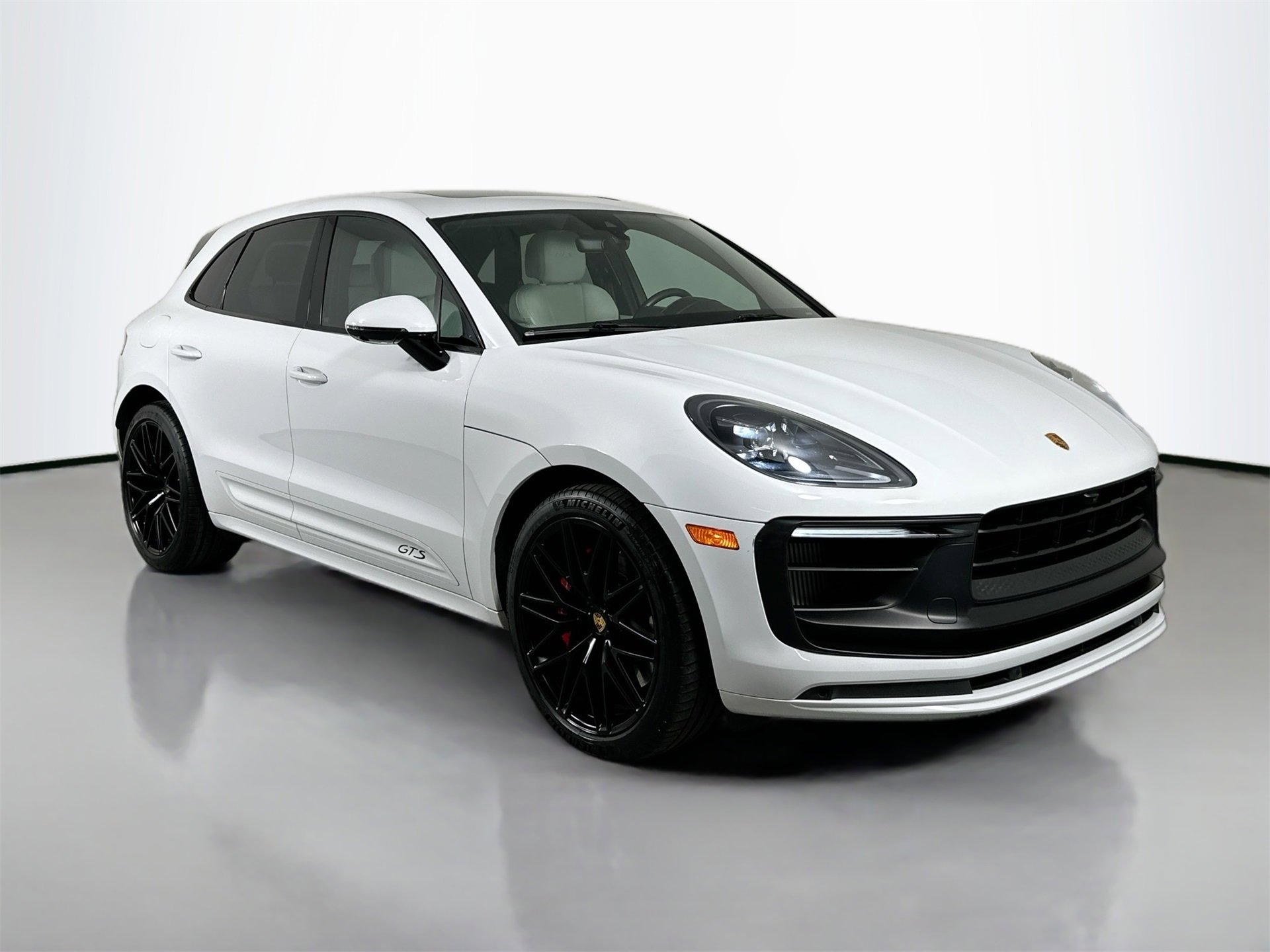 Certified 2022 Porsche Macan GTS image 9