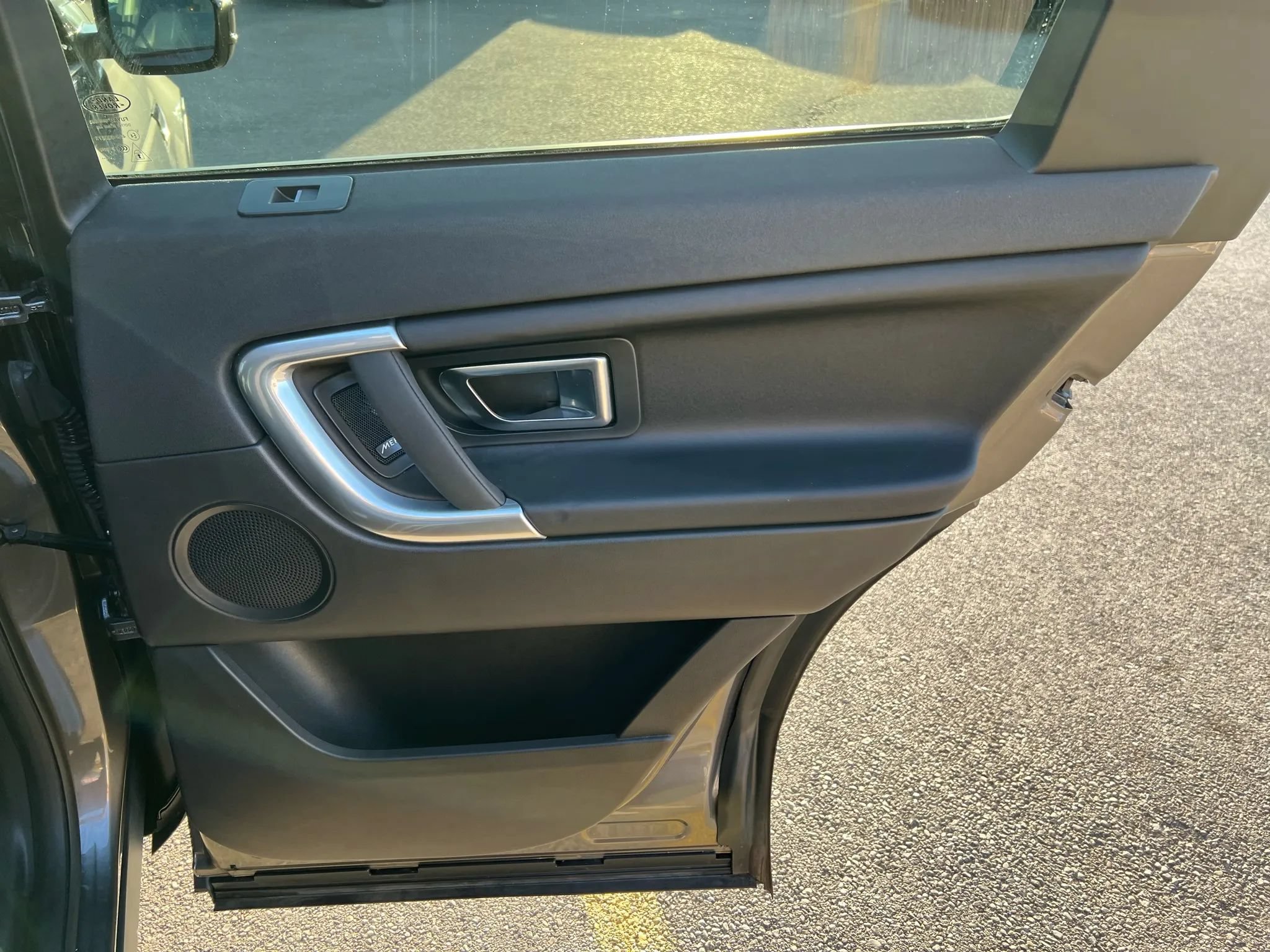 Used 2019 Land Rover Discovery Sport SE AWD/4WD image 25
