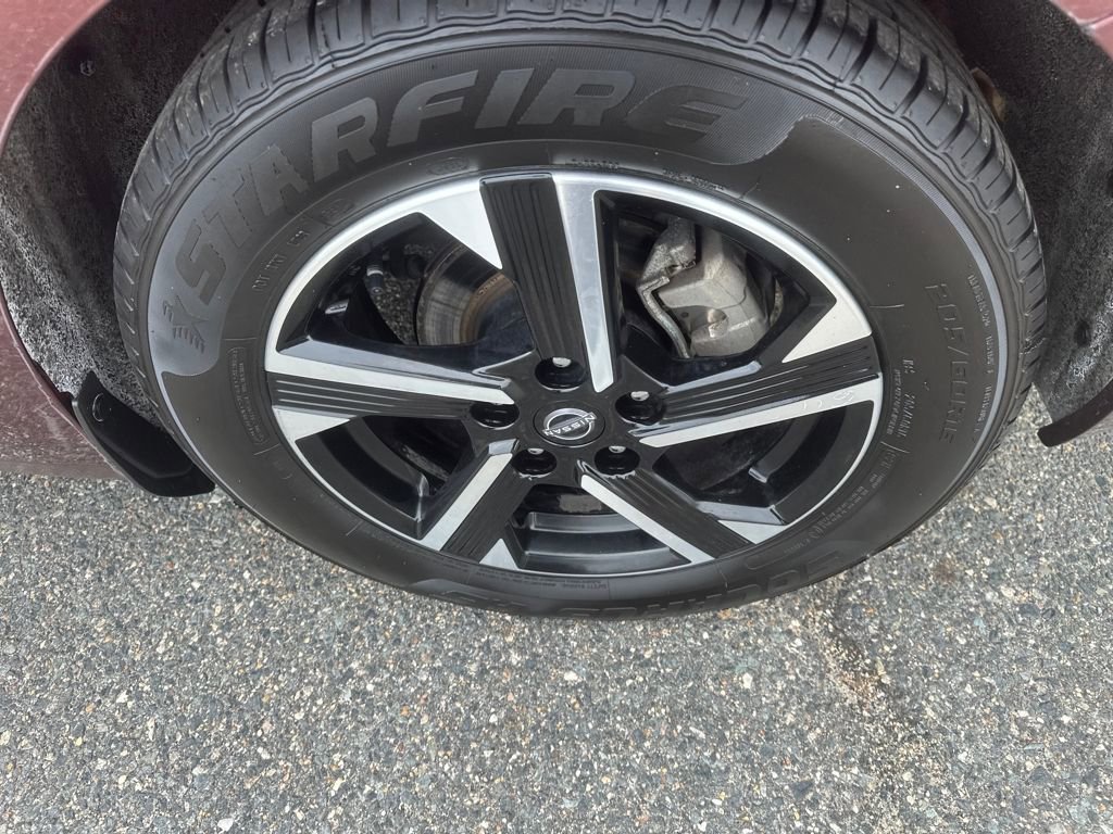 Used 2024 Nissan Sentra SV FWD image 15