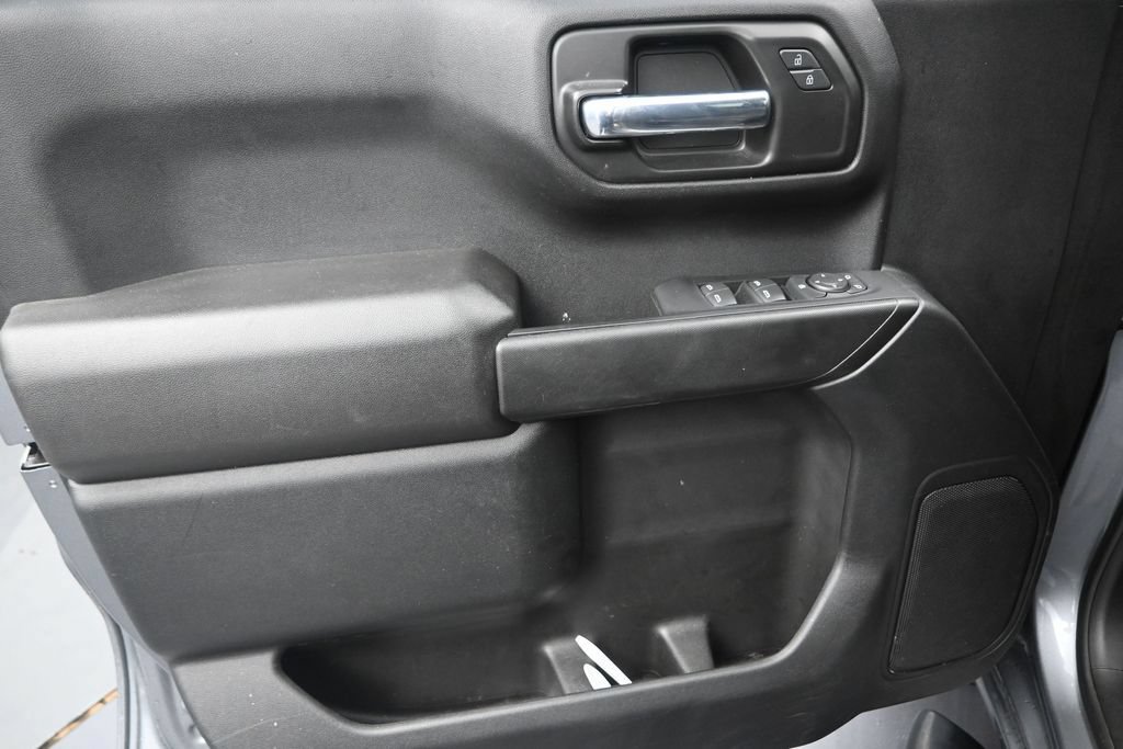 Used 2022 Chevrolet Silverado 1500 Custom w/ Safety Confidence Package AWD/4WD image 11