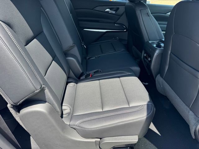New 2026 Chevrolet Traverse LT w/ LPO, Floor Liner Package FWD image 8