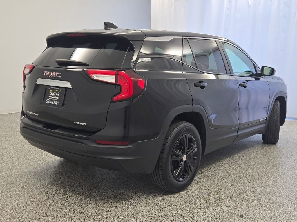 Certified 2024 GMC Terrain SLE image 12