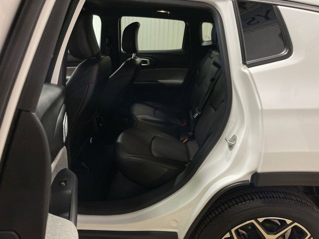 Used 2024 Jeep Compass Latitude AWD/4WD image 21
