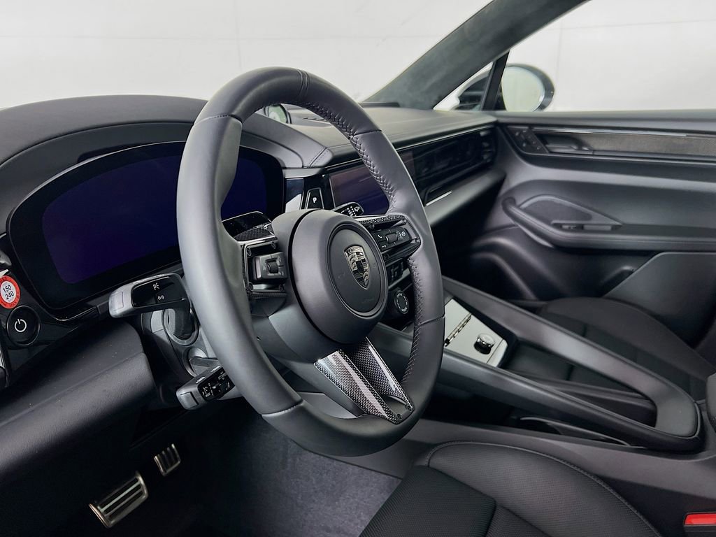 New 2026 Porsche Macan Turbo Electric image 4