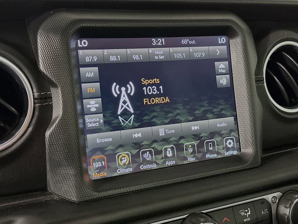 Used 2021 Jeep Wrangler Unlimited Sahara AWD/4WD image 17