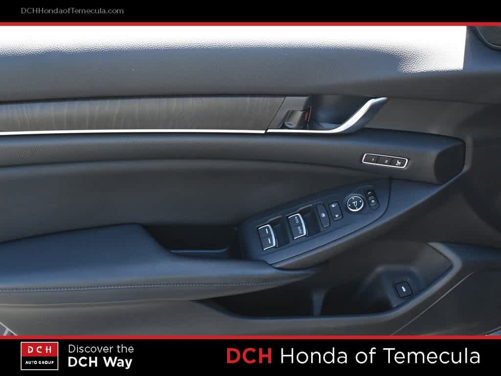 Used 2018 Honda Accord Touring image 17