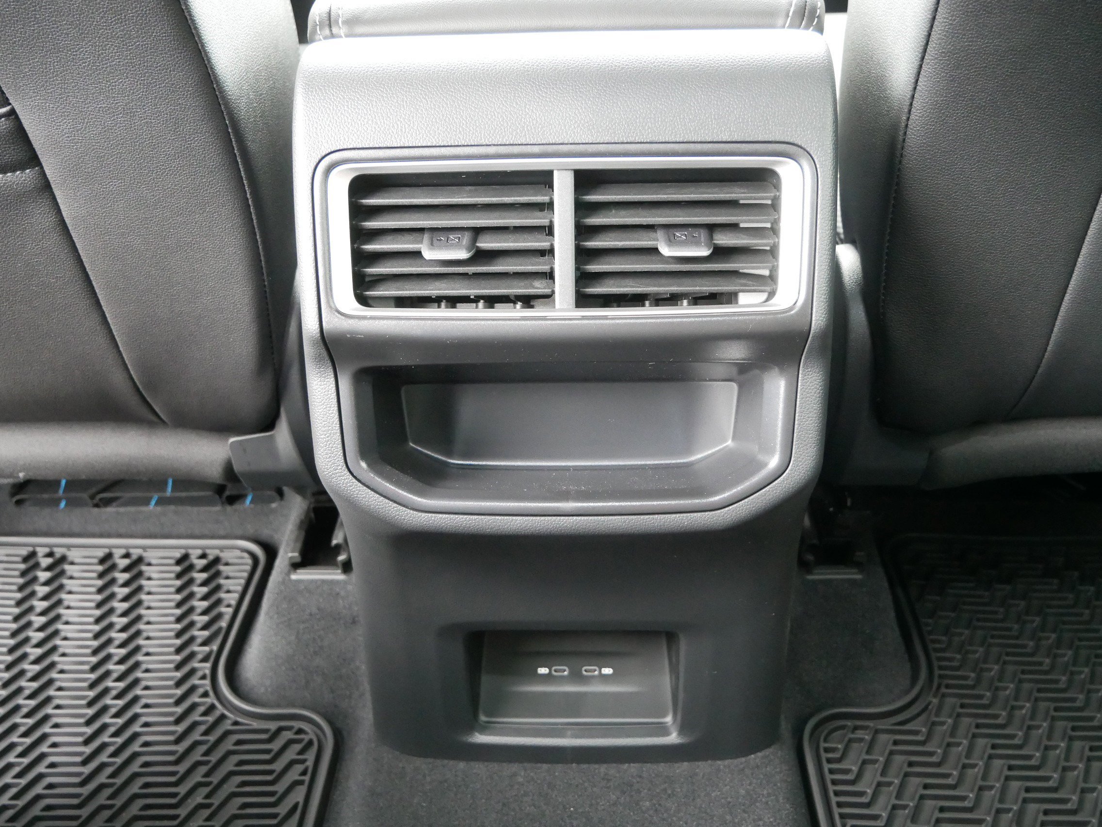 New 2025 Volkswagen Atlas Cross Sport SE image 13