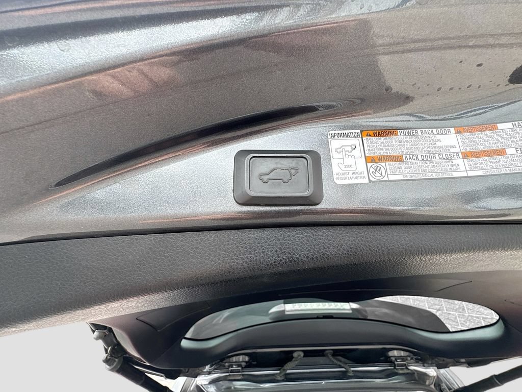 Used 2017 Toyota RAV4 XLE AWD/4WD image 35