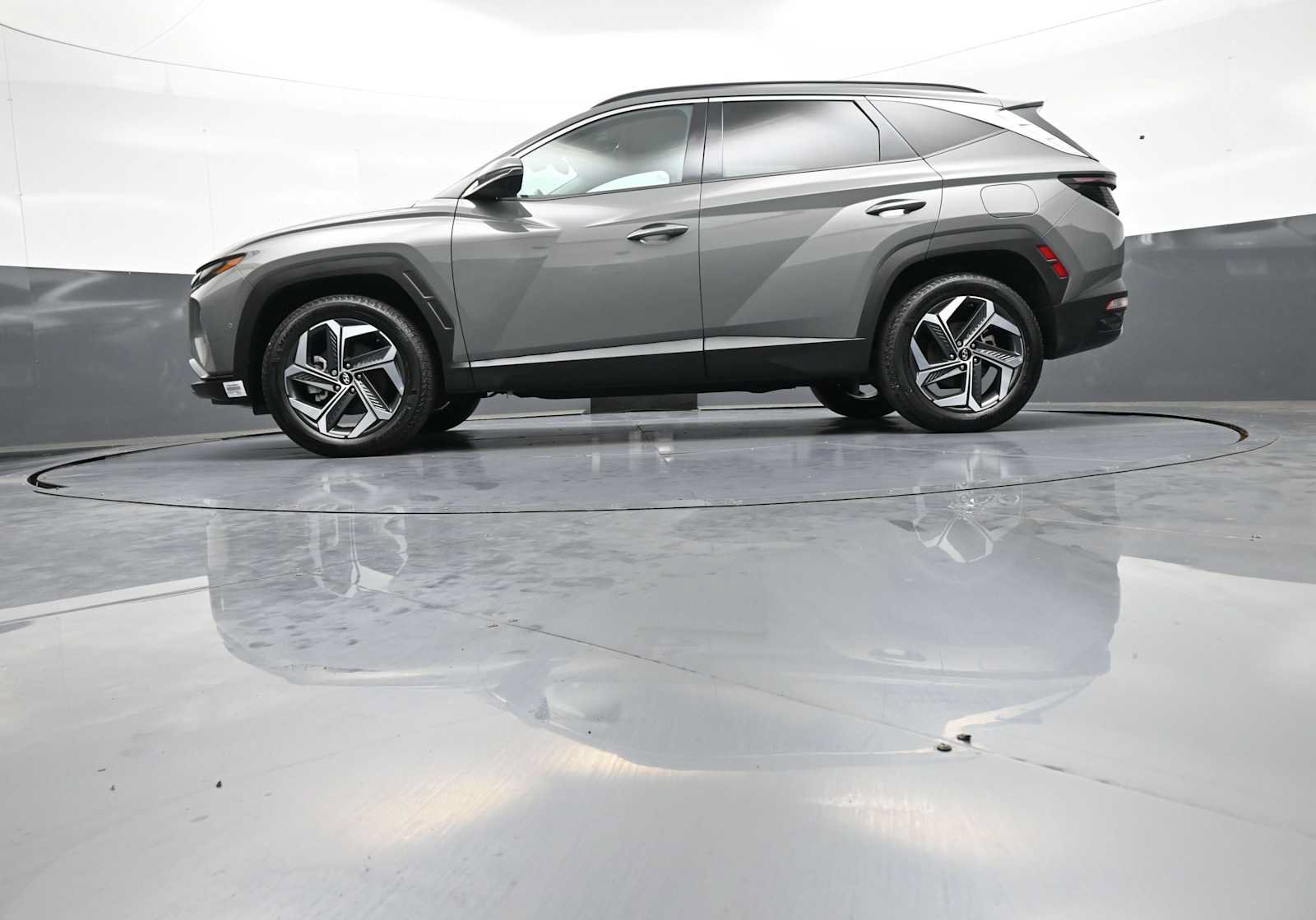 Used 2024 Hyundai Tucson Limited AWD/4WD image 34