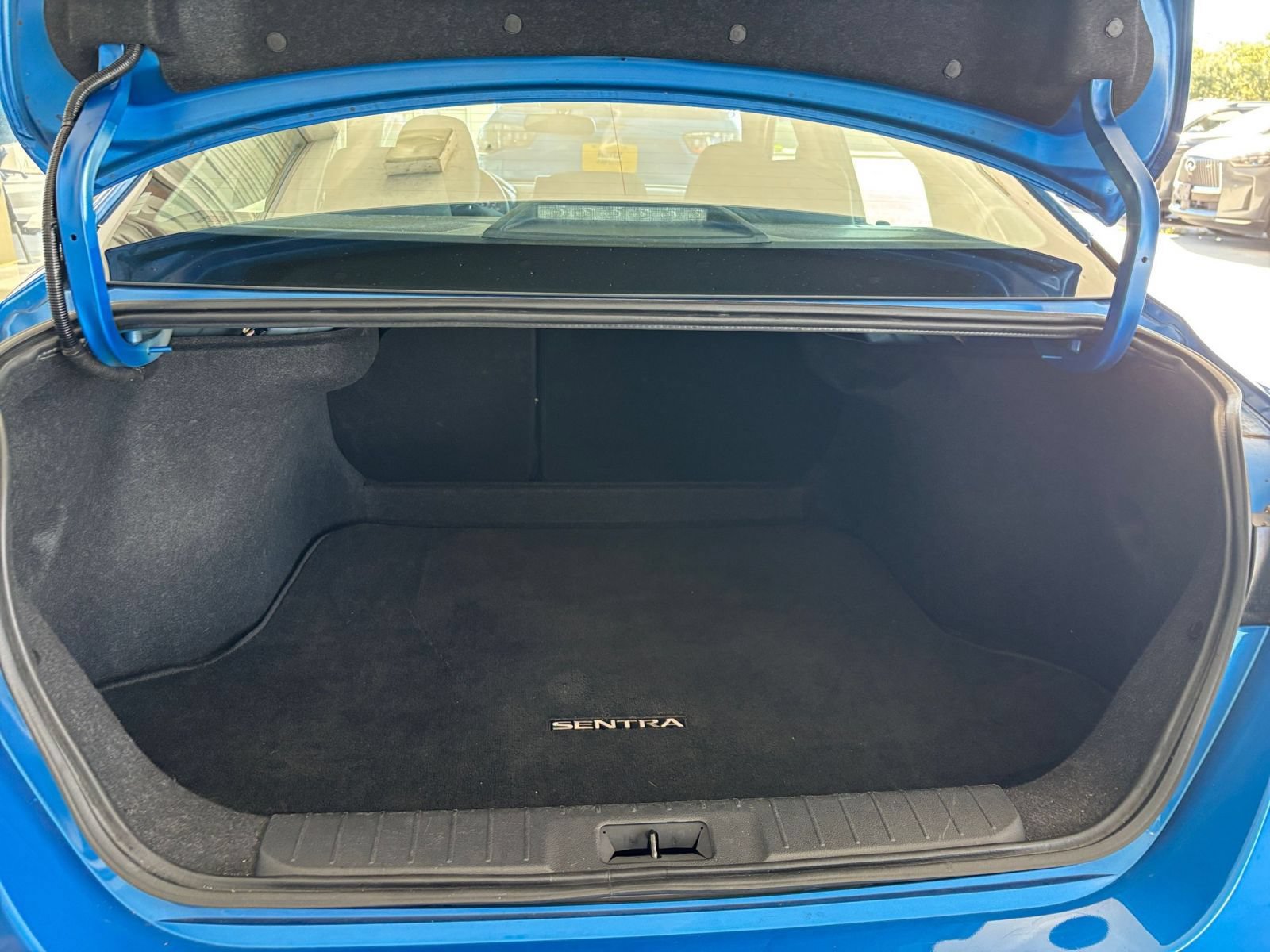 Used 2025 Nissan Sentra SV FWD image 31