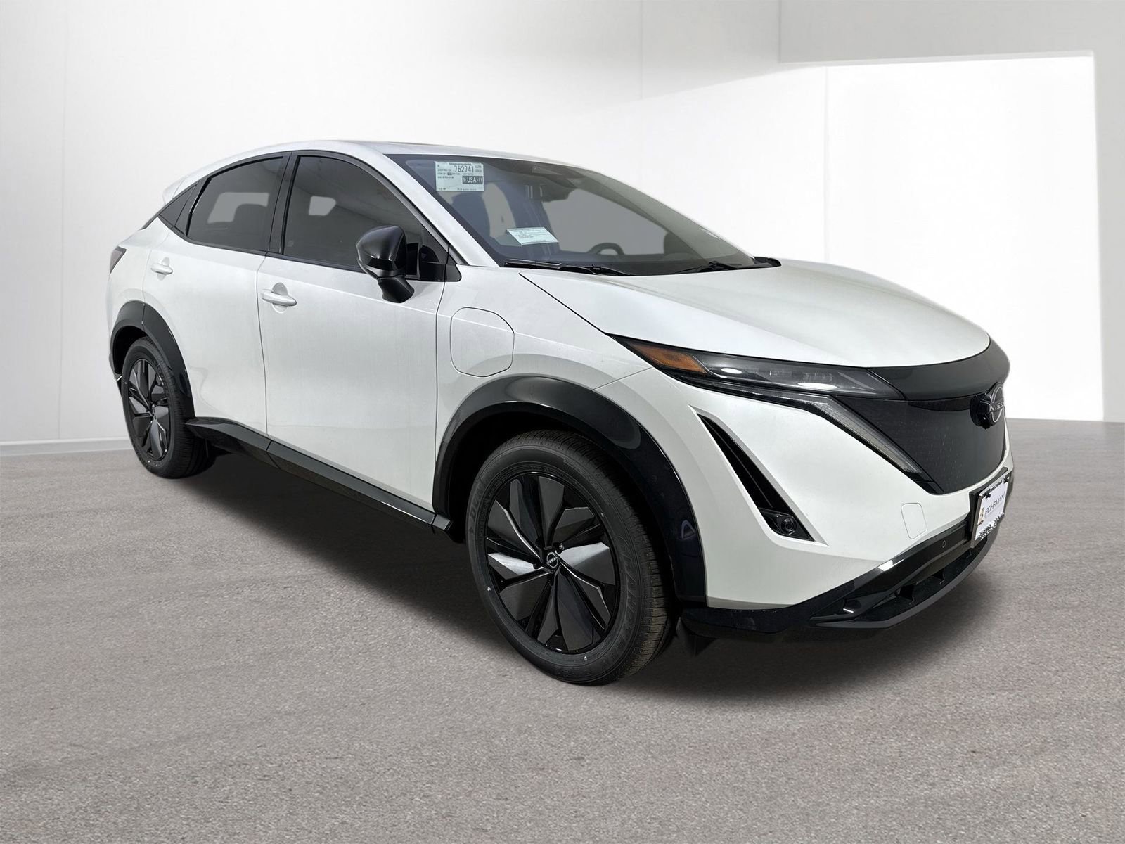 New 2025 Nissan Ariya AWD image 3