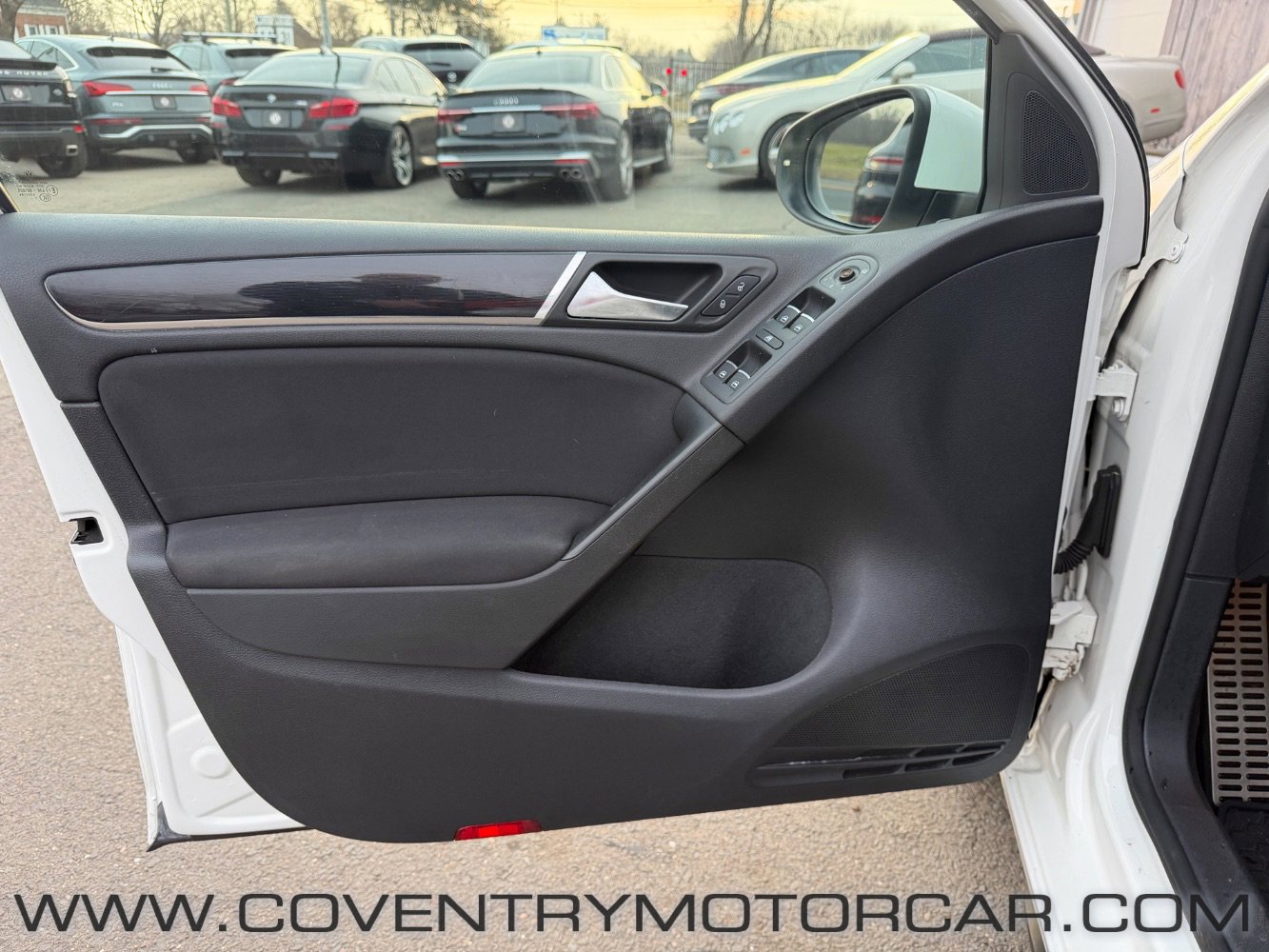 Used 2012 Volkswagen Golf 4-Door image 31