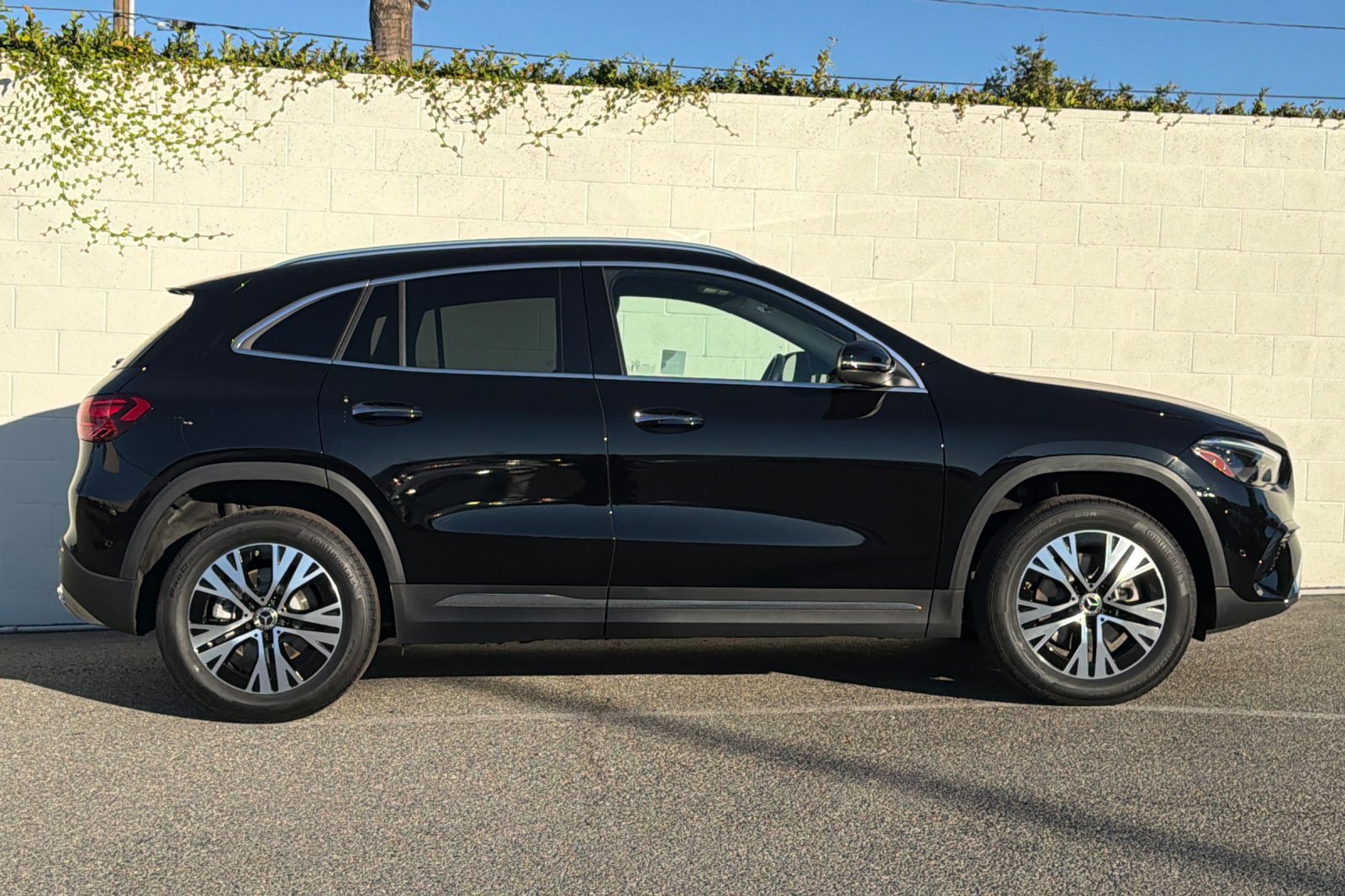 Certified 2025 Mercedes-Benz GLA 250 image 3