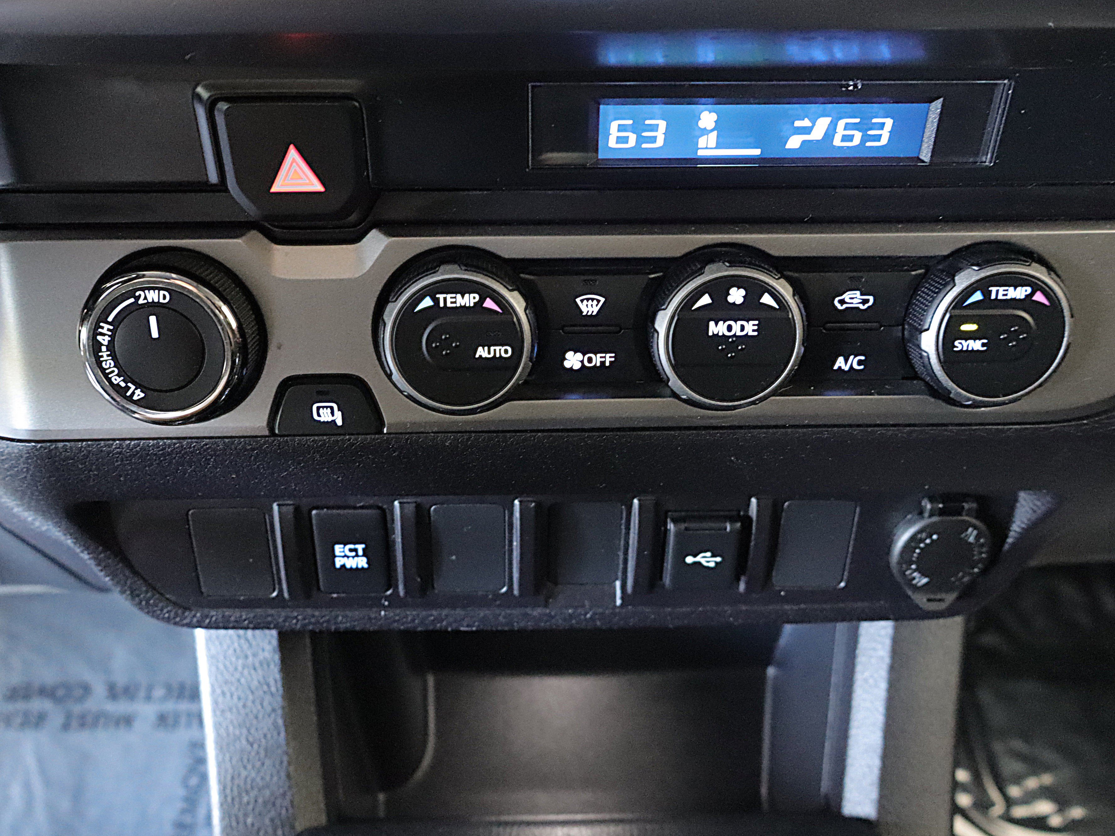 Used 2022 Toyota Tacoma SR5 AWD/4WD image 17