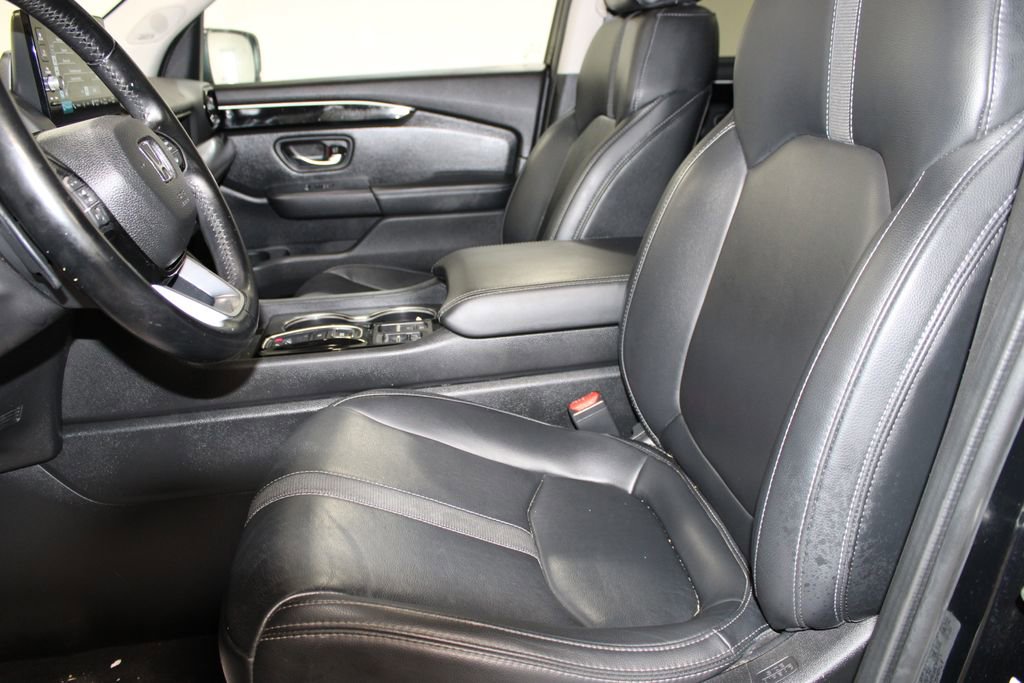 Used 2023 Honda Pilot Touring image 16