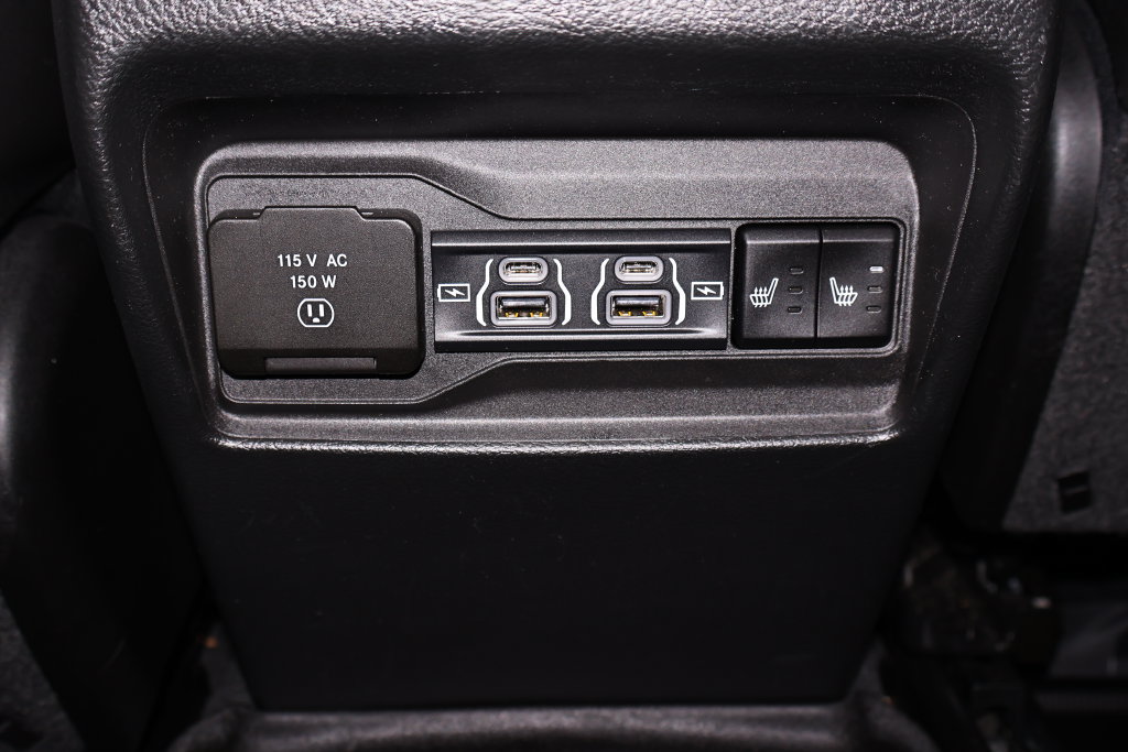 Used 2024 Jeep Grand Cherokee Limited AWD/4WD image 16